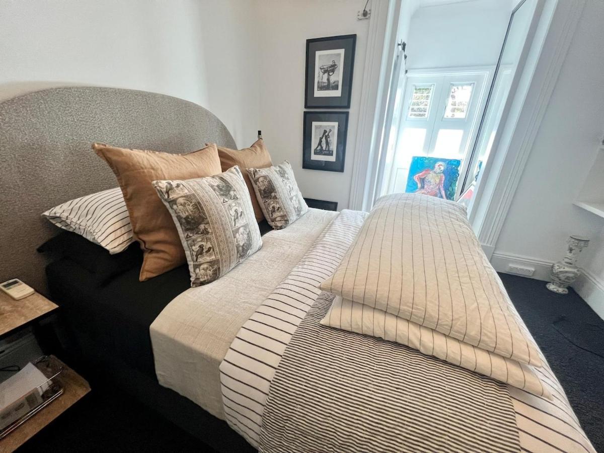 Surry Hills Gem Spacious 3-story Terrace & Parking *